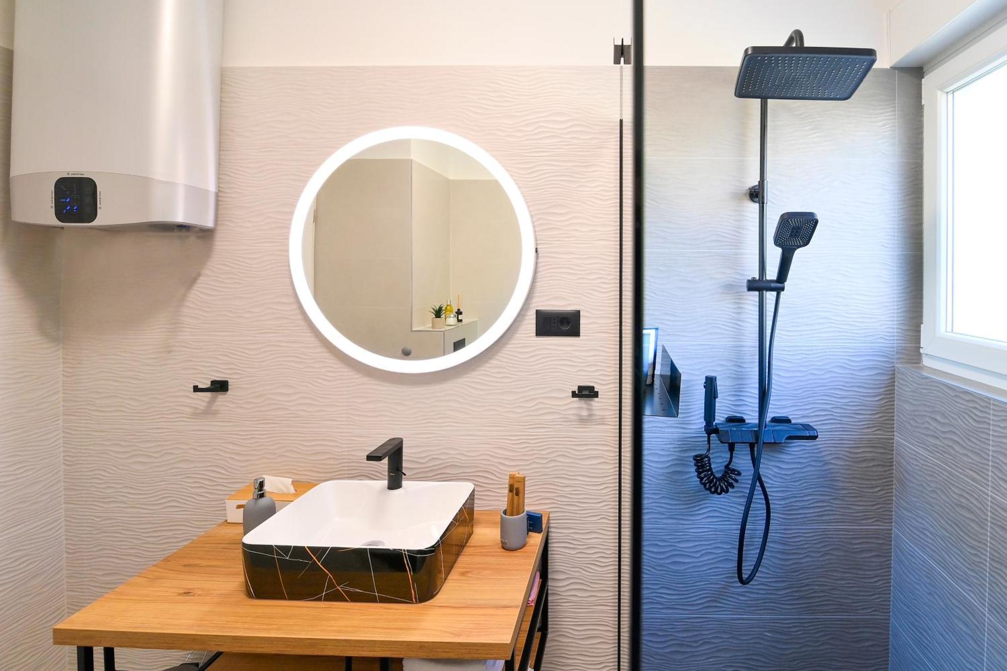 Apartma Vistamare *