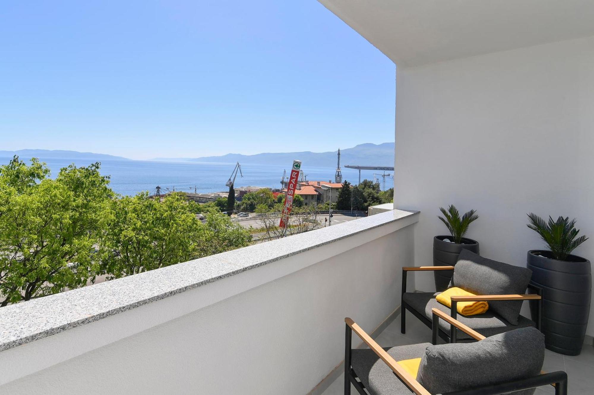 Apartma Vistamare